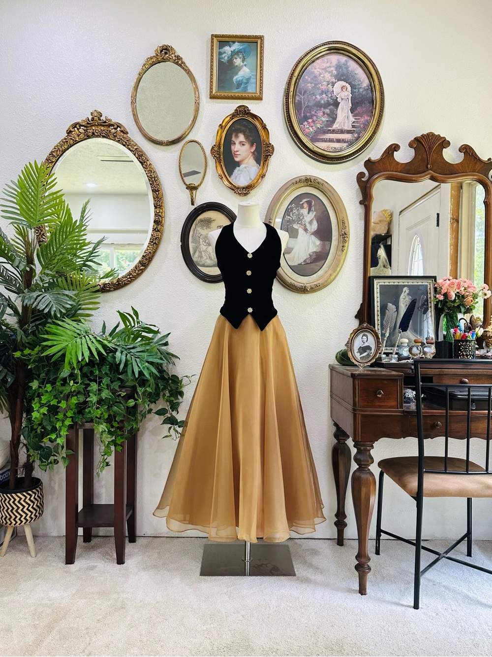 Vintage Dollar Velvet Gold Evening Gown - Picture 7 of 13